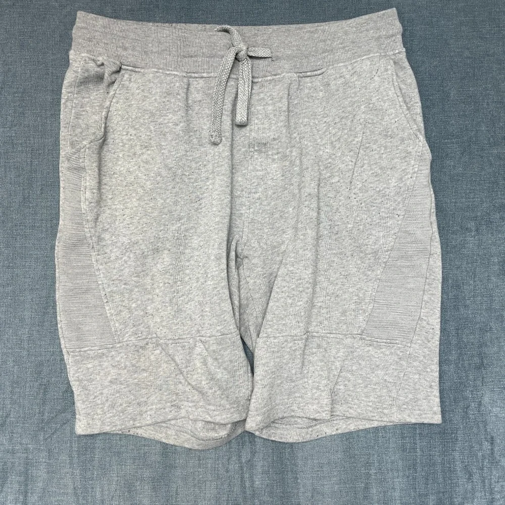 Southpole Sweat Shorts Mens 35 Gray Logo Slash Pockets Regular Fit Flat Front